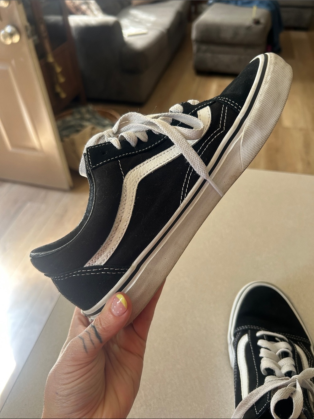 Vans Black and White Low-Top Sneakers - Picture 2 of 6